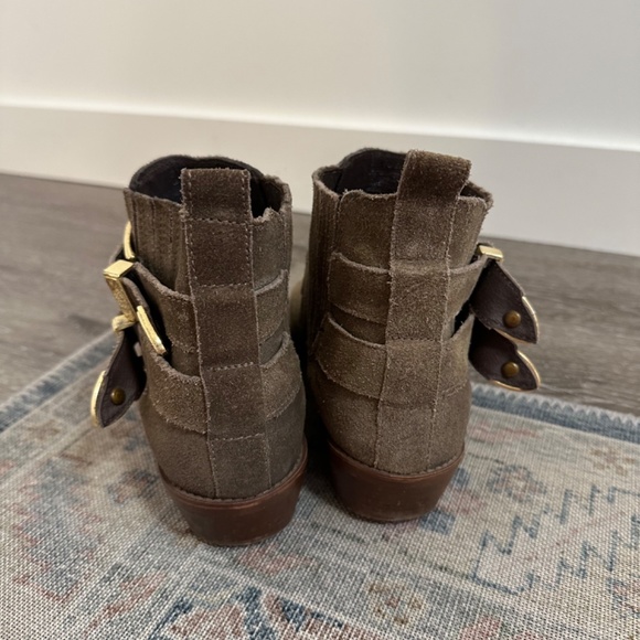 Steve Madden Suede Brown Buckle Bootie Sz 7 - Picture 4 of 5